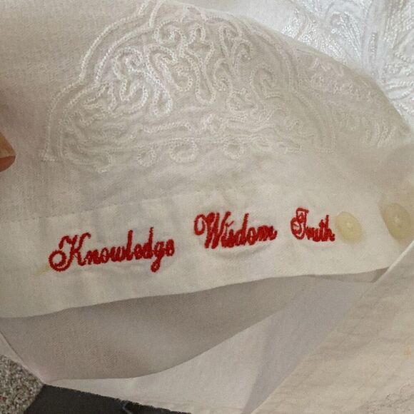 Robert Graham Embroidered White Flip Cuff Shirt Men’s Medium Long Sleeve - Picture 10 of 13